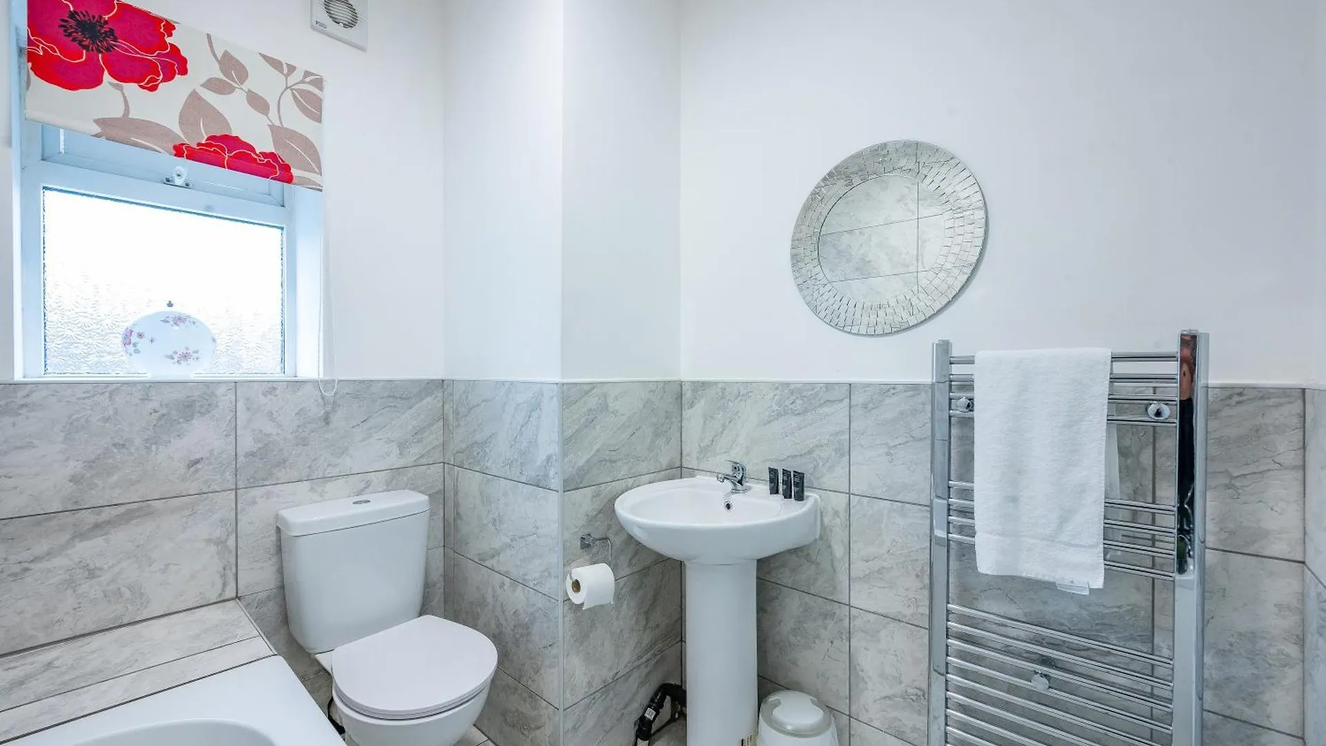 *Rb60Gp* For Your Most Relaxed & Cosy Stay + Free Parking + Free Fast Wifi * Морли Великобритания
